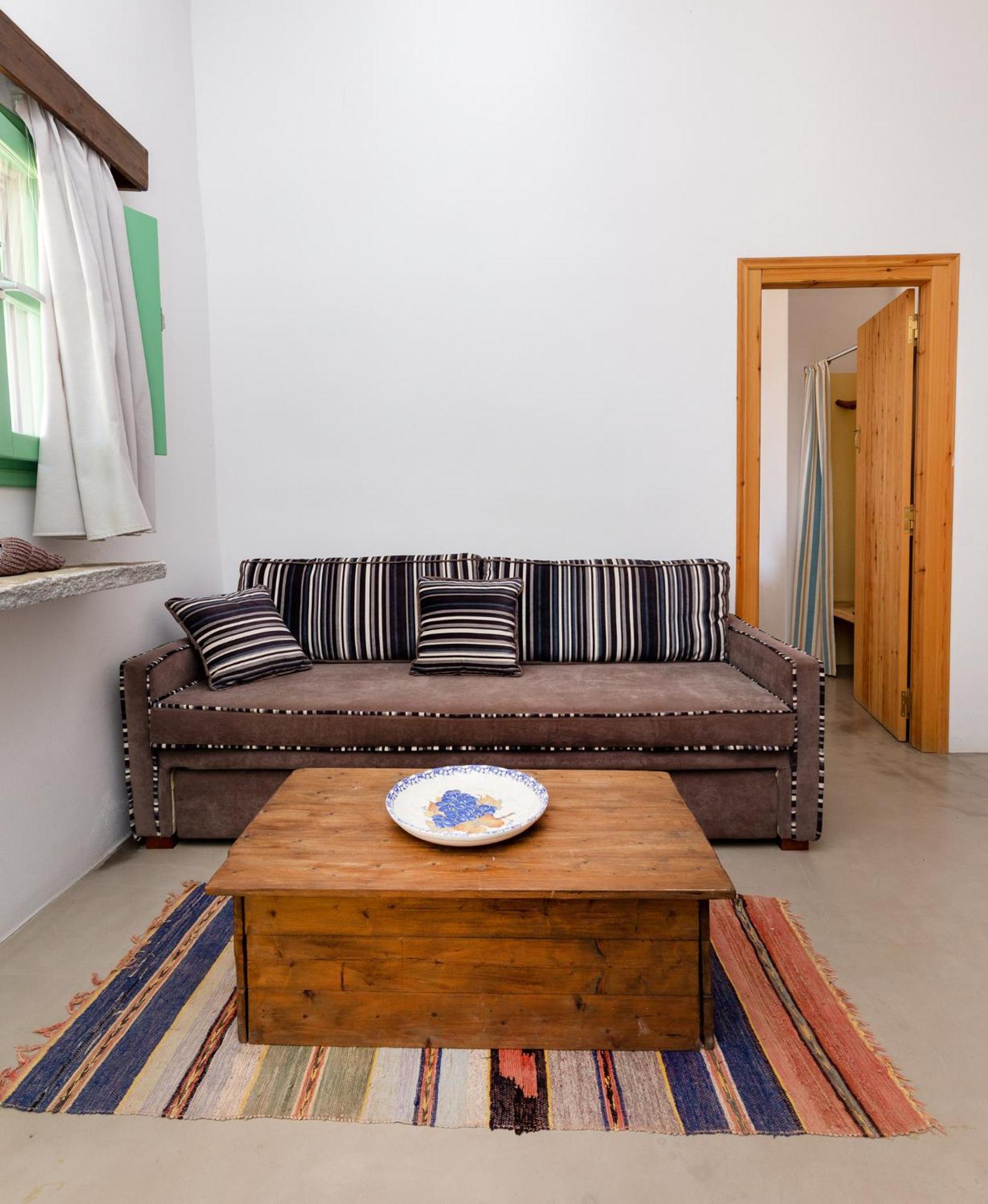 Ailouros Scenic Guest Houses Schoinoussa エクステリア 写真